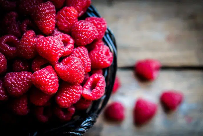 raspberries-bowl
