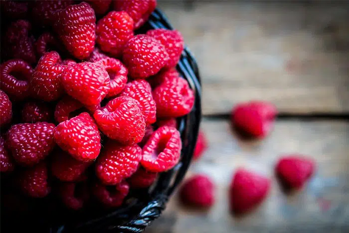54 Best Low Carb Snacks – Ultimate List - Keto & High-fat 6 raspberries-bowl