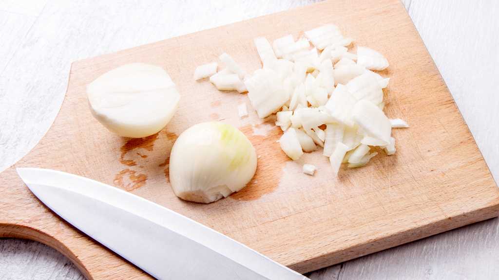 chop onion for low carb guacamole