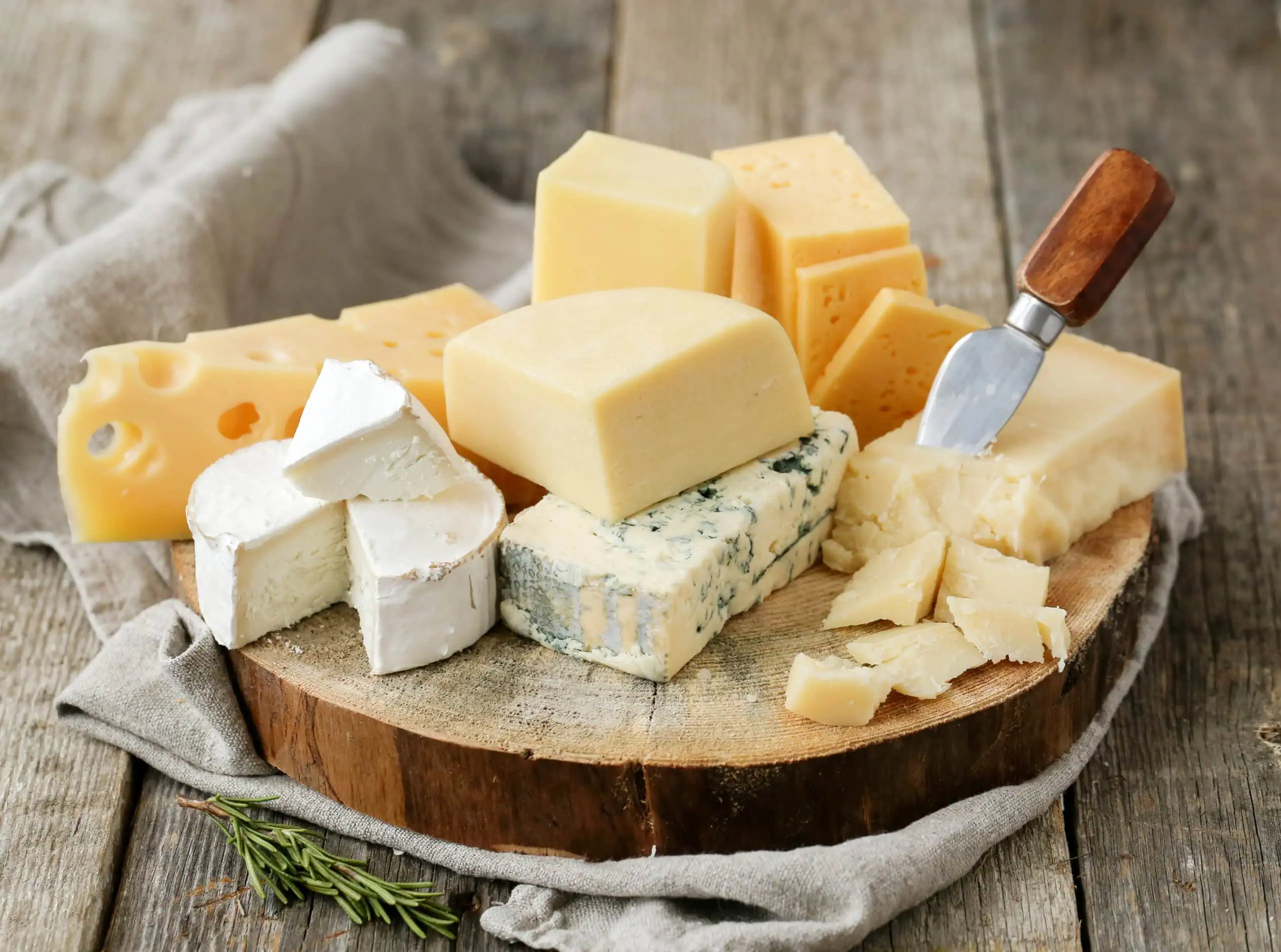 54 Best Low Carb Snacks – Ultimate List - Keto & High-fat 7 cheese snack on low carb