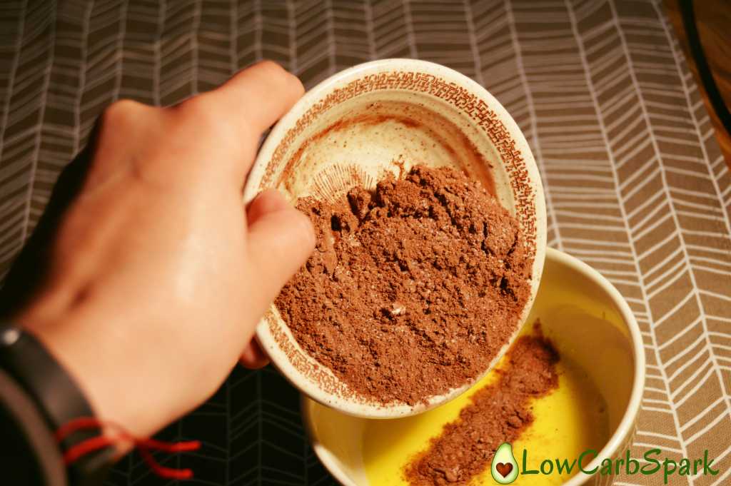 Super Easy Keto Chocolate Brownie Mug Cake