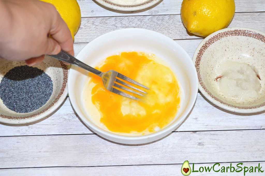easy-lemon-poppy-seeds-keto-mug-cake-mix-eggs-low-carb-spark