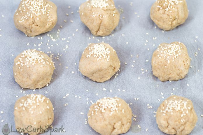 keto bread buns with sesame seeds and psyllium powder almond flour