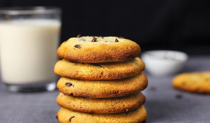 The Best Keto Chocolate Chip Cookies – Only 2g carbs