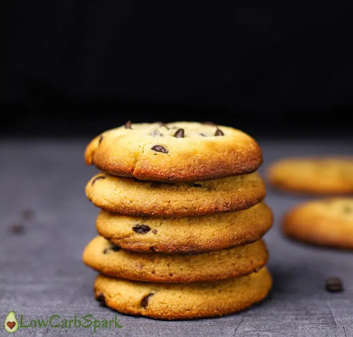 keto cookies with chocolate chips