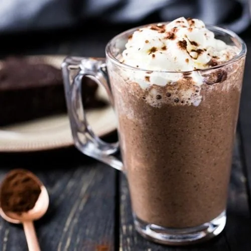 Creamy & Thick Keto Hot Chocolate - Sugar-Free Drink 5 Only 2g net carbs for a delicious keto drink. Enjoy a paleo drink that's creamy, delicious and most important sugar-free. A keto chocolate drink that's made with coconut milk and high-quality ingredients for the best taste and keto macros. Recipe via @lowcarbspark #ketohotchocolate #ketodrink #ketosis #sugarfree #drinks #ketochristmas