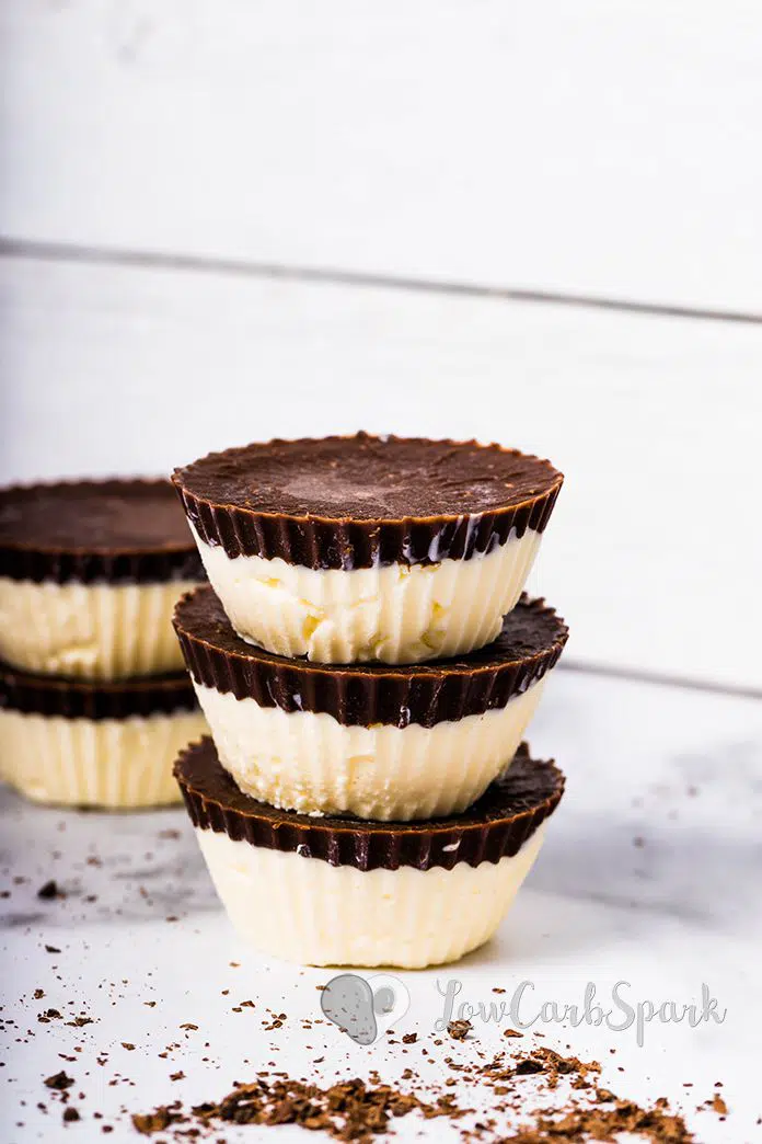  These delicious chocolate cheesecake fat bombs are quick and easy to make. Only 5 low carb ingredients are needed for these incredibly creamy and delicious 1g net carbs fat bombs.