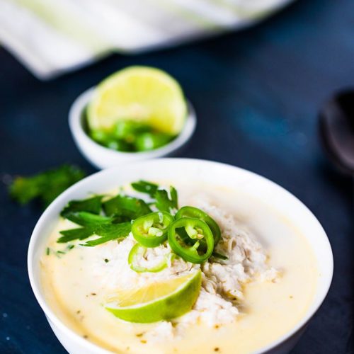 Keto White Chicken Chili Recipe - the best soup recipe that a delicious, easy to make, hearty, creamy white chicken chili packed with tons of flavor, not carbs!