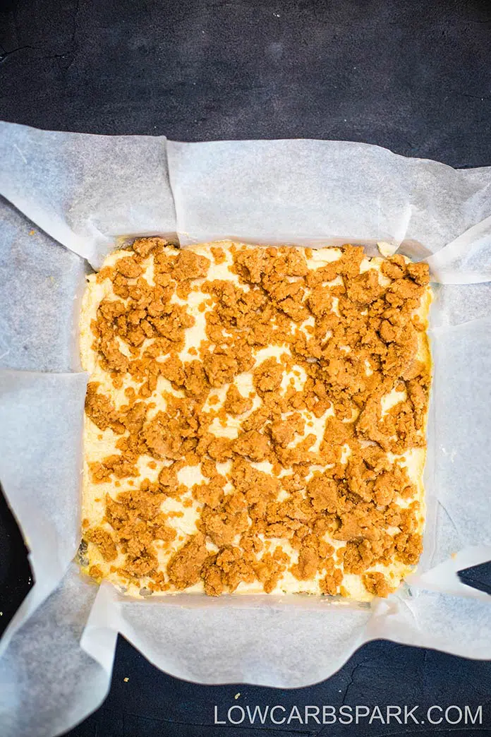 The Best Keto Coffee Cake 3 Gluten Free Keto Coffee cake with almond flour and coconut flour that super delicious and easy to make. #ketodesserts #ketorecipes