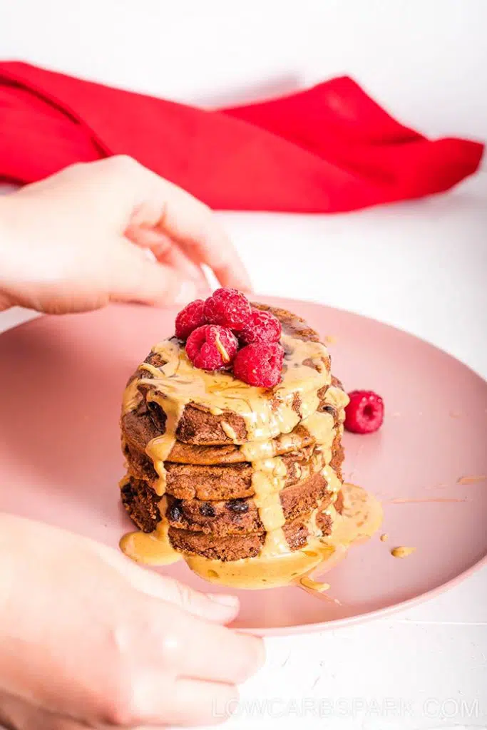 The Best Double Chocolate Protein Pancakes 5 Fluffy protein pancakes made without oats, bananas, refined sugar, or wheat flour! Made with protein powder, eggs and coconut flour, these pancakes pack 15 grams of protein.