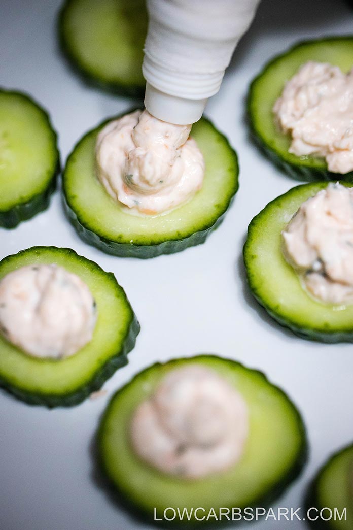  The perfect smoked salmon and cucumber appetizer that's super cruncy with a creamy filling salmon bites. Ready in under 10 minutes, enjoy a delicious salmon appetizer. 