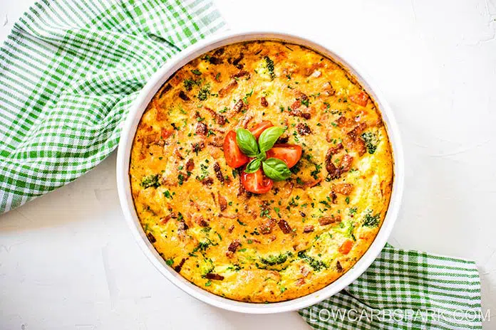 This easy oven baked vegetable frittata recipe with cheese is the best make-ahead breakfast, quick lunch or light dinner! This is a great recipe for meal prep because it's quick to make in under 30 minutes. 