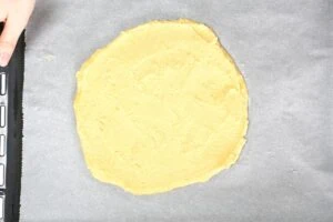 Keto Fruit Pizza with Cream Cheese Frosting - 4g net carbs! 15 how to make Keto Fruit Pizza3