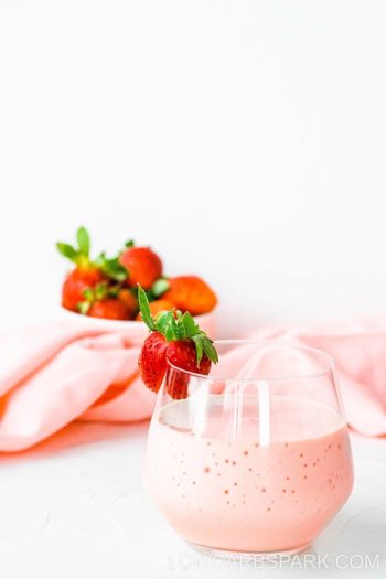 High Protein Keto Strawberry Smoothie – Super Thick & Creamy!