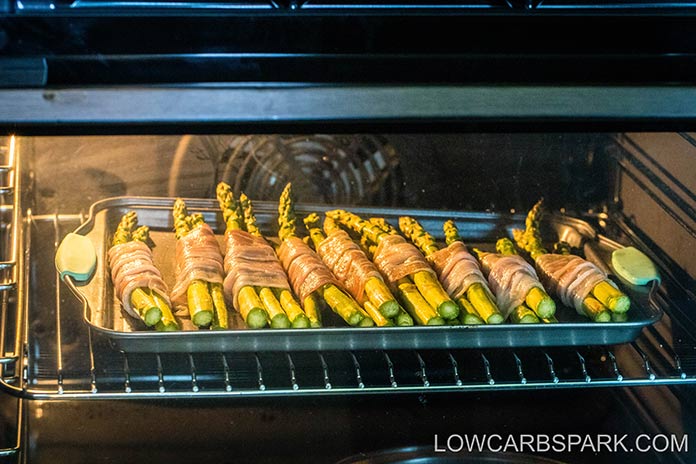 bake bacon wrapped asparagus in the oven
