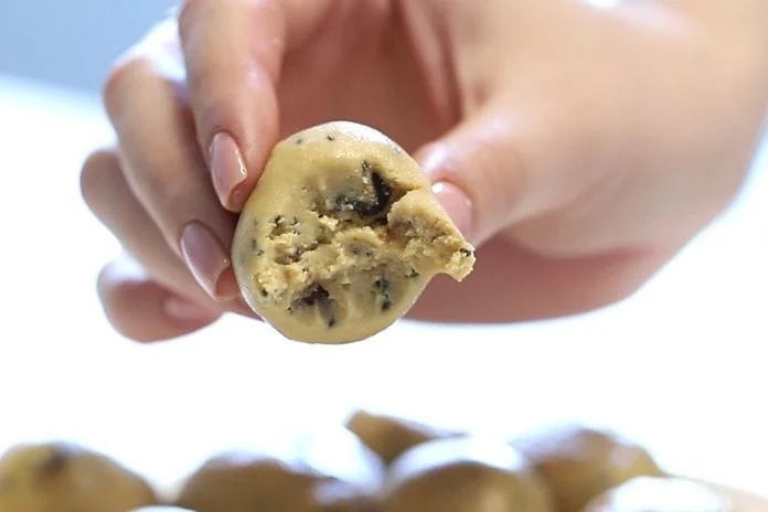 No-Bake Peanut Butter Protein Balls 9 Close-up of no-bake protein balls with chocolate chips