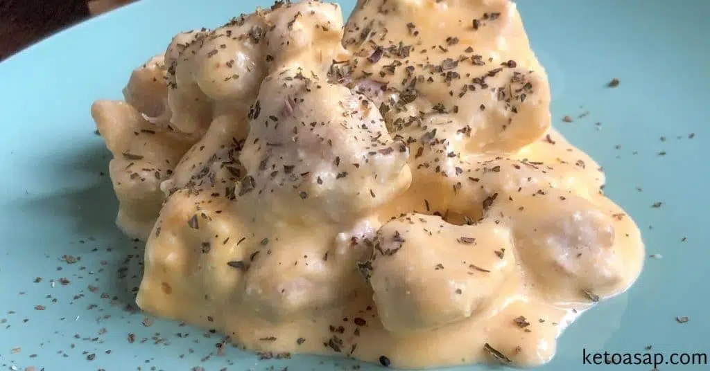 21 Delicious Keto Leftover Turkey Recipes 16 turkey with creamy sauce 1024x536 1