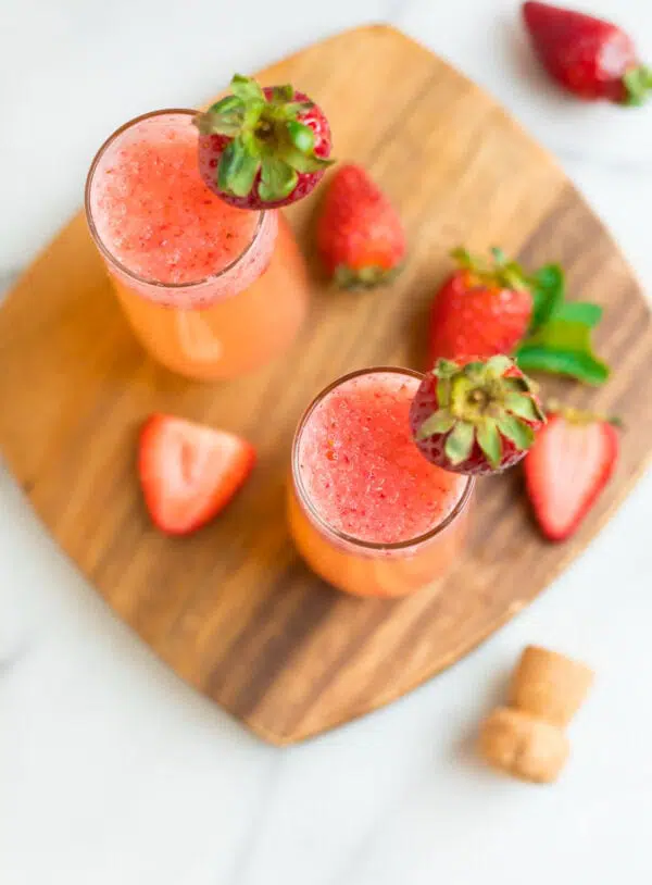 Two Ingredient Strawberry Champagne 600x814 1