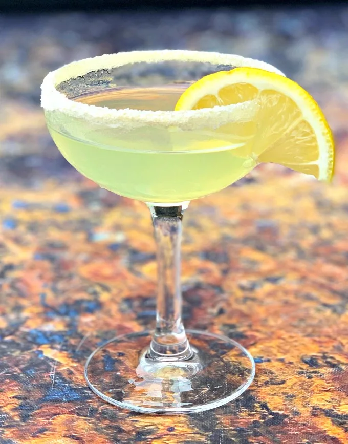 keto lemon drop cocktail.jpg