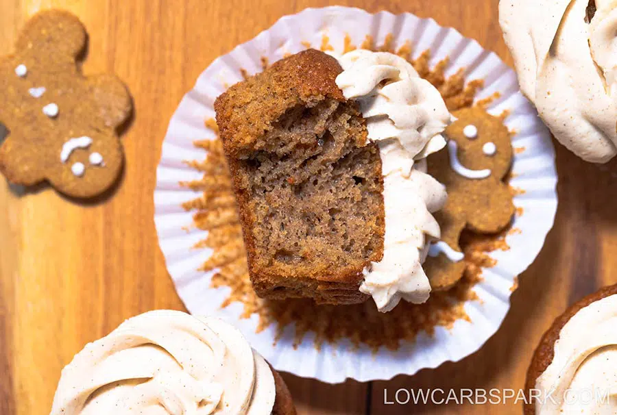 Keto Gingerbread Cupcakes 6 soft and fluffy cupcakes
