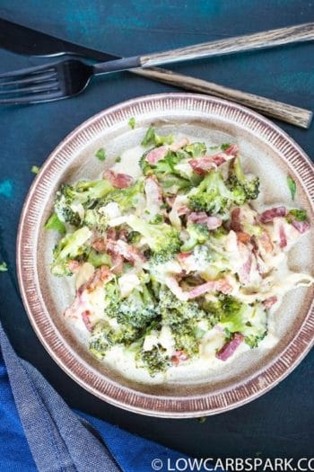 Creamy and Cheesy Broccoli with Bacon