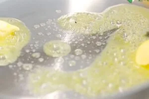 Creamy Pan Seared Scallops with Lemon Garlic Sauce 13 how to make Creamy Garlic Scallops4