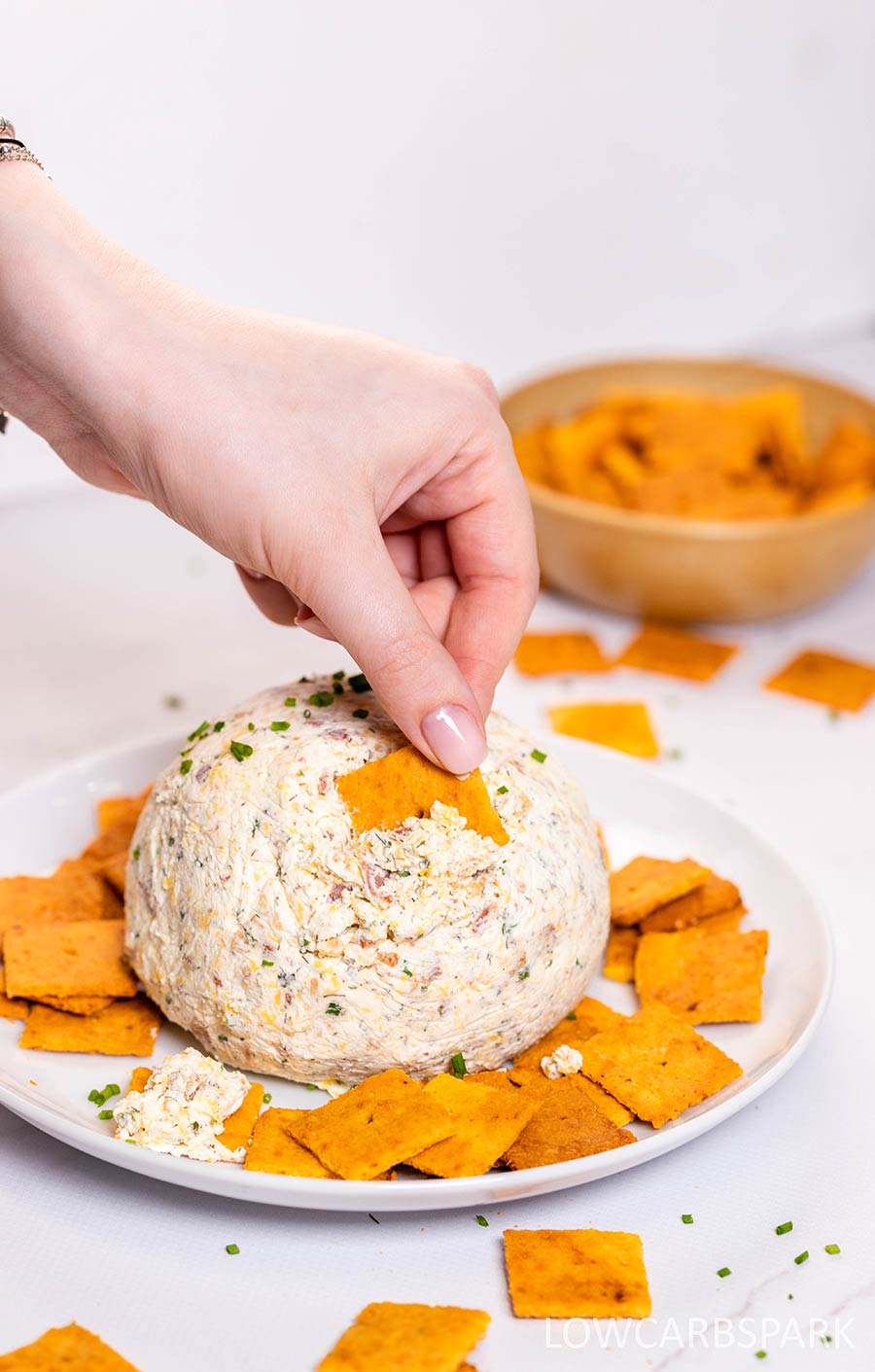 how to serve cheese ball