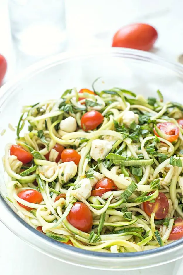 Simple Caprese Zucchini Summer Pasta Salad 4 4.jpg