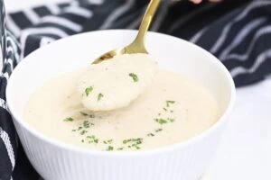 Super Creamy Cauliflower Soup 15 how to make Creamy Cauliflower Soup9