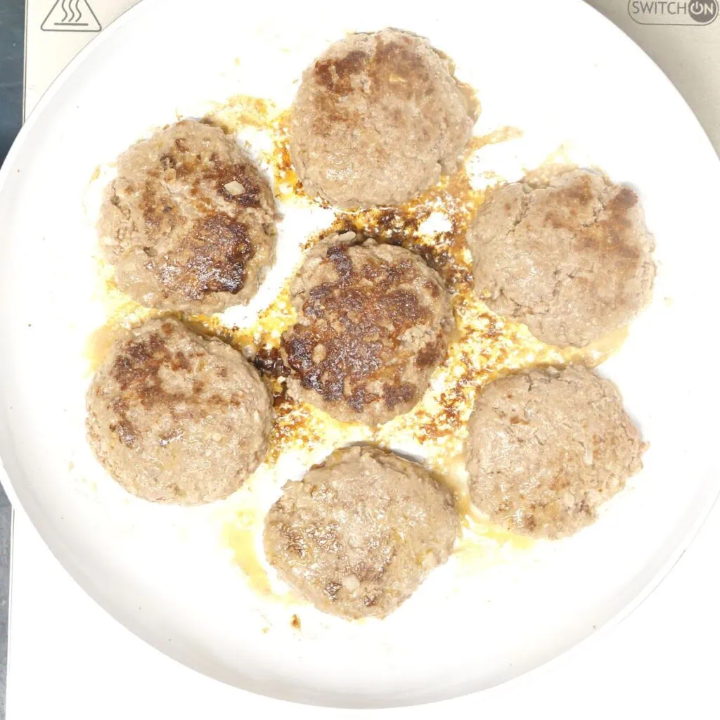 Salisbury Steak with Mushroom Gravy 7 how to make Easy Keto Salisbury Steak with Mushroom Gravy 4