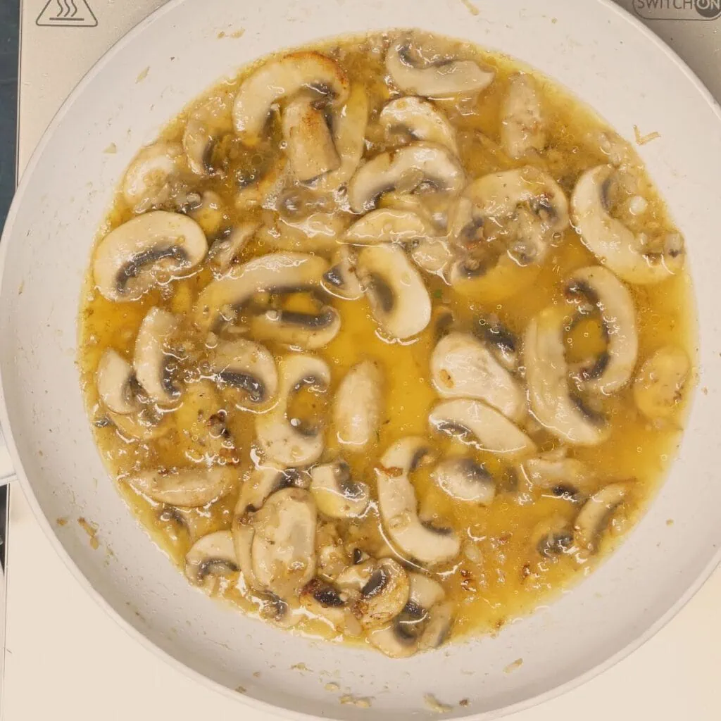 Salisbury Steak with Mushroom Gravy 8 making the keto gravy with mushrooms