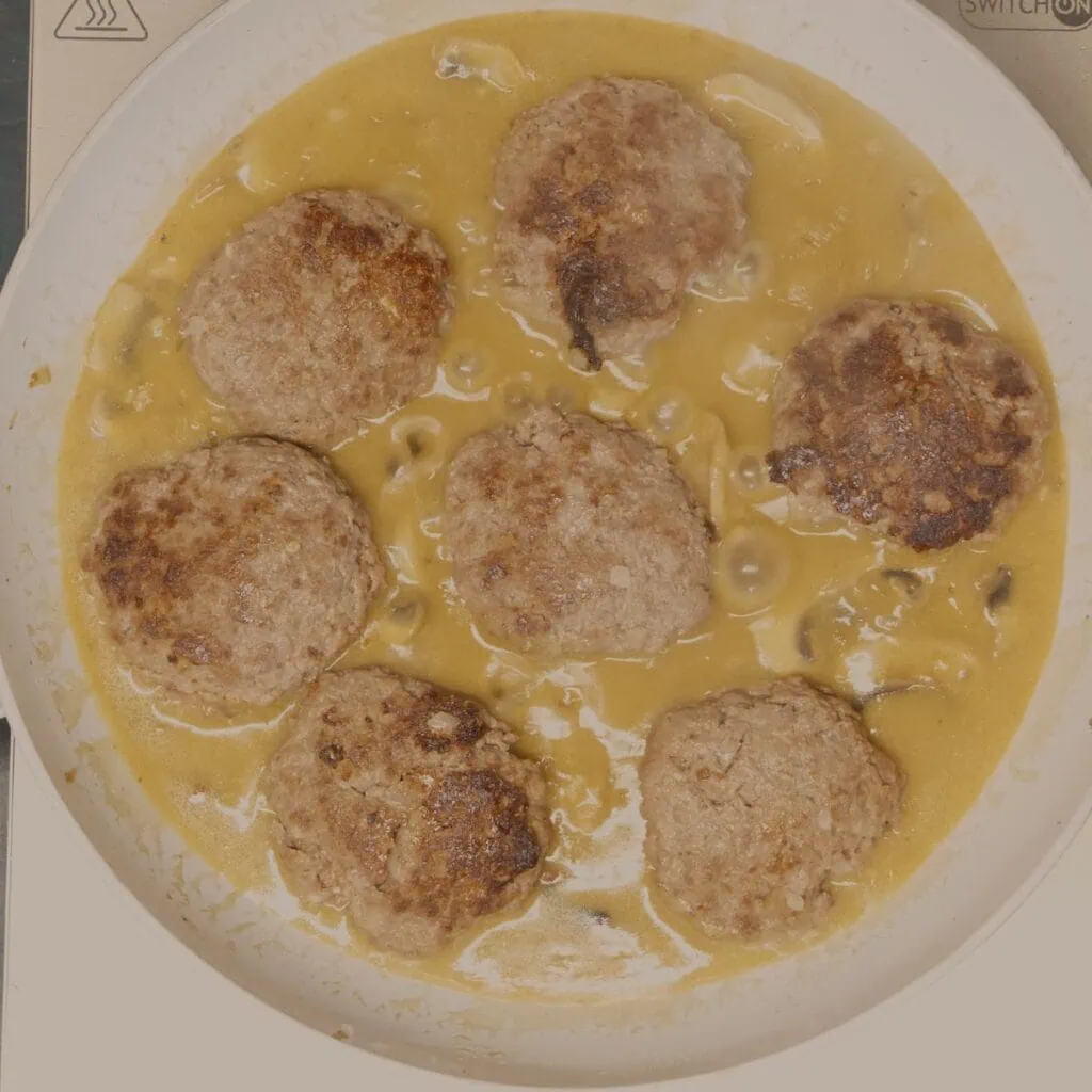 Salisbury Steak with Mushroom Gravy 9 how to make Easy Keto Salisbury Steak with Mushroom Gravy 6