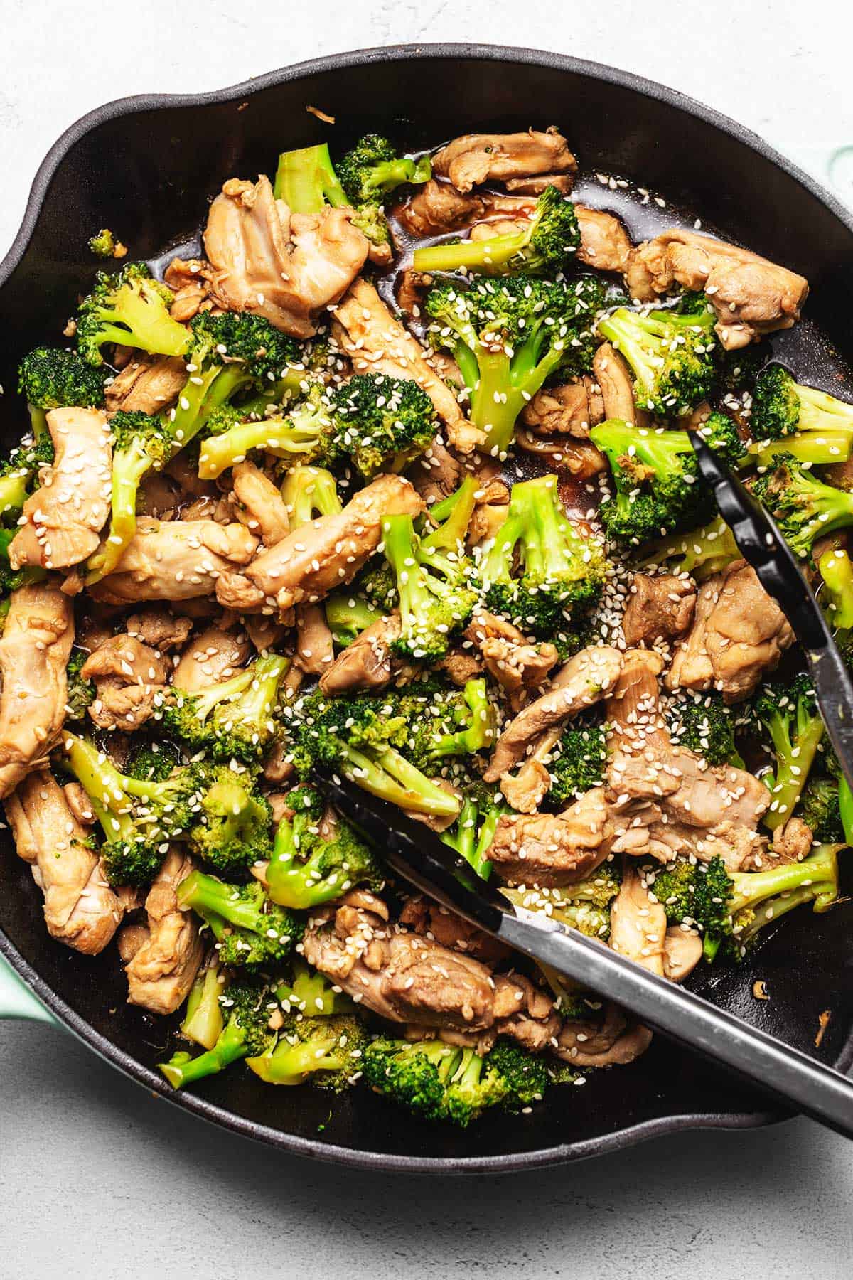 keto chicken broccoli stir fry feature image