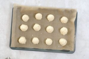 how to make Keto Coconut Macaroons39