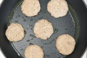 Keto Tuna Cakes with Lemon Dill Aioli 11 how to make Keto Tuna Cakes2