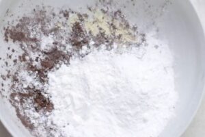 how to make Keto Cheesecake Brownies