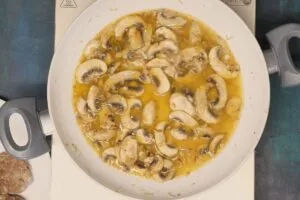Salisbury Steak with Mushroom Gravy 17 how to make Easy Keto Salisbury Steak with Mushroom Gravy8