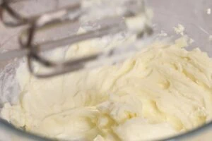 Copycat Keto Cranberry Bliss Bars 20 how to make Keto Cranberry Bliss Bars6 1