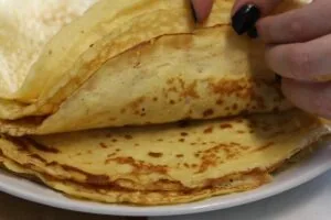 Almond Flour Keto Crepes 13 how to make Almond Flour Cream Cheese Keto Crepes4