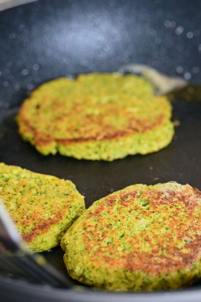 how to make broccoli fritters 6