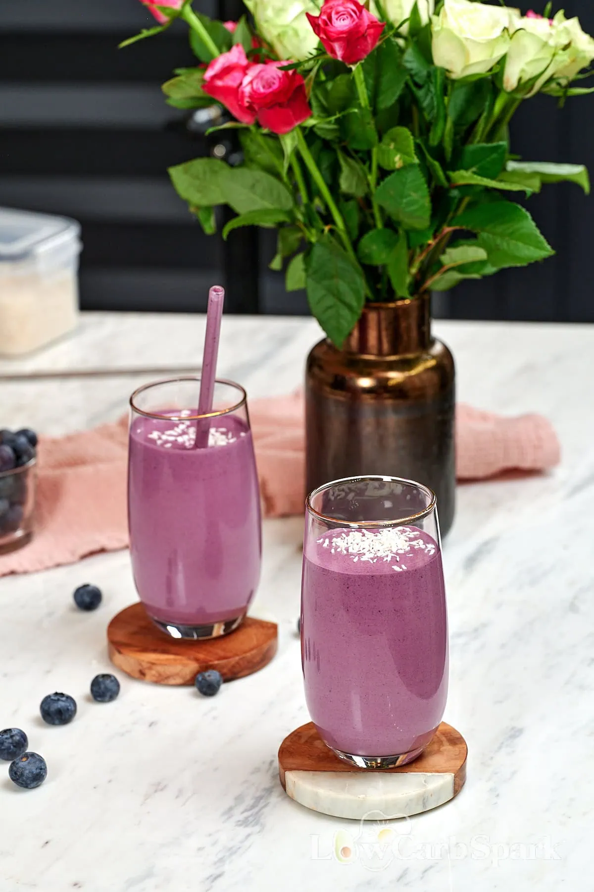 Cottage Cheese Blueberry Smoothie (High Protein!) 7 High-protein blueberry cottage cheese smoothie with fresh blueberries